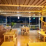 Rising Shemesh Home Stay