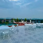 Staycation Premium De Glance Near Railway Station Udaipur
