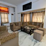Punia\'S Staycation