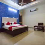 Hotel O Parmanand Garden
