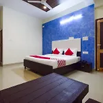 Hotel O Parmanand Garden