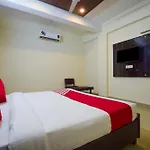 Hotel O Parmanand Garden