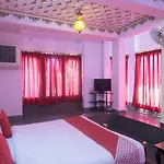 Oyo 12250 Home Kesar Vilas Near Trident Udaivilas