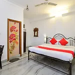 Oyo 10704 Hotel Lake Haveli