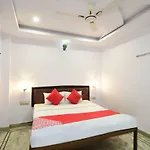Oyo 10704 Hotel Lake Haveli