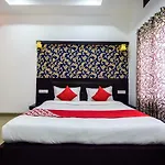 Oyo 28253 Jmd Palace