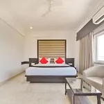 Capital O 12694 Hotel Bauji Palace