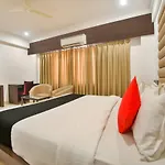 Capital O 12694 Hotel Bauji Palace