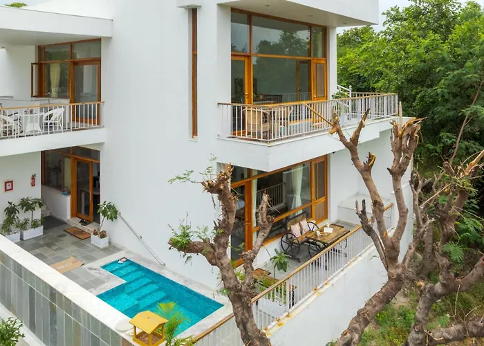 Saffronstays Villa Bougain - 2 Bedroom Pool Villa With Lake View
