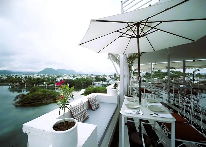 Grandrosse Boutique - Pichola Lake Facing Hotel