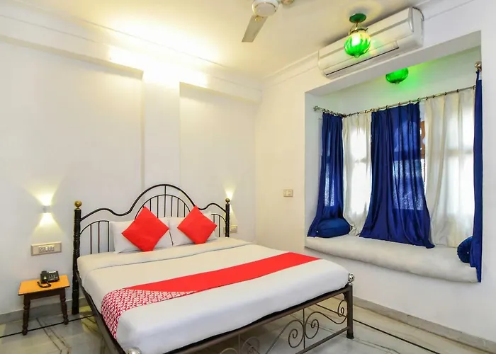 Oyo 10704 Hotel Lake Haveli
