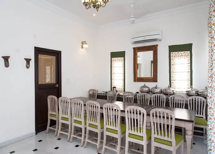 Oyo 13793 Villa Sagat Raaso