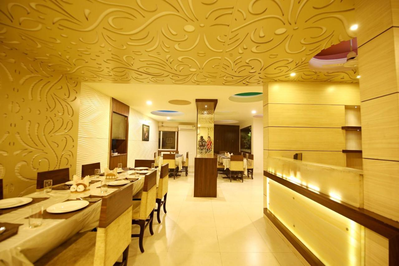Hotel Ashish Palace
