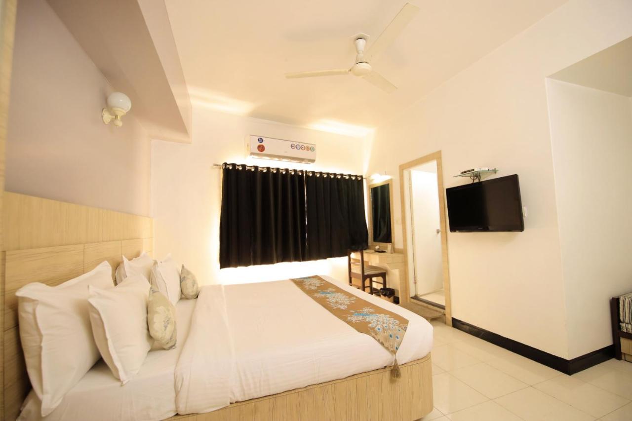 Ashish Palace Hotel