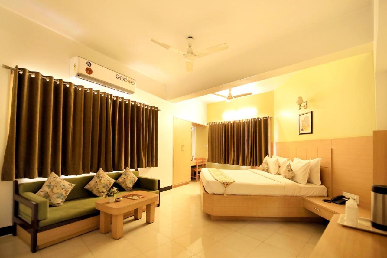 Hotel Ashish Palace