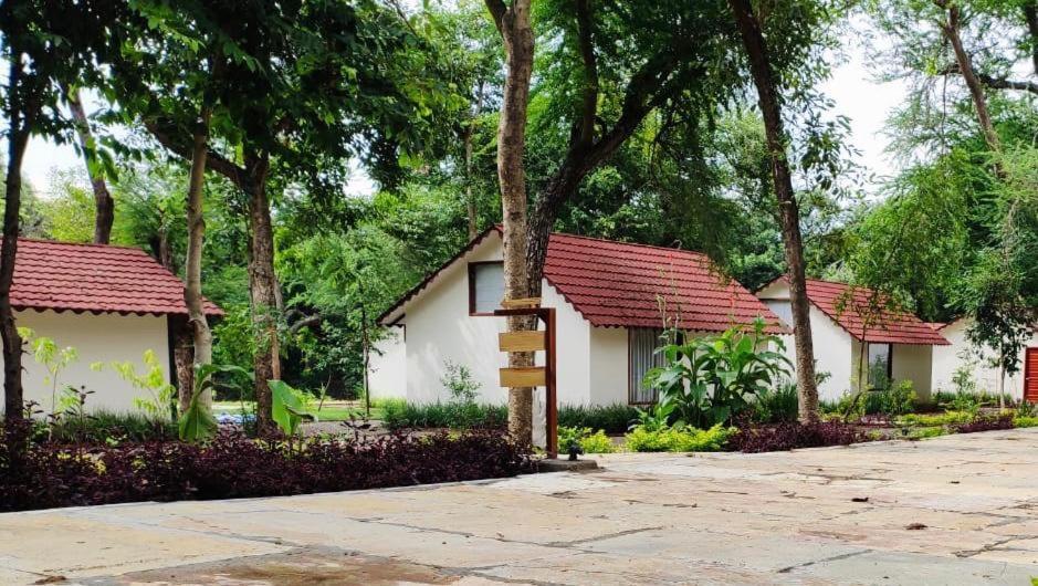 Hotel Aranya - A Nature 4*