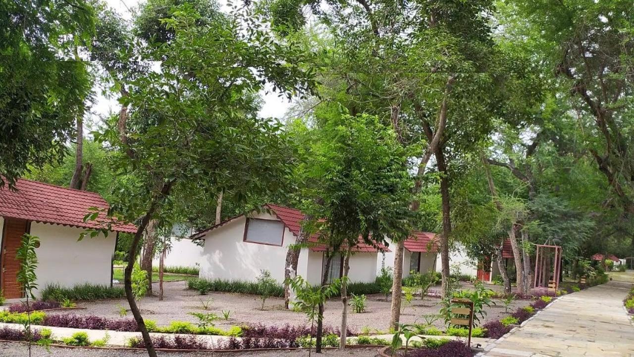Hotel Aranya - A Nature