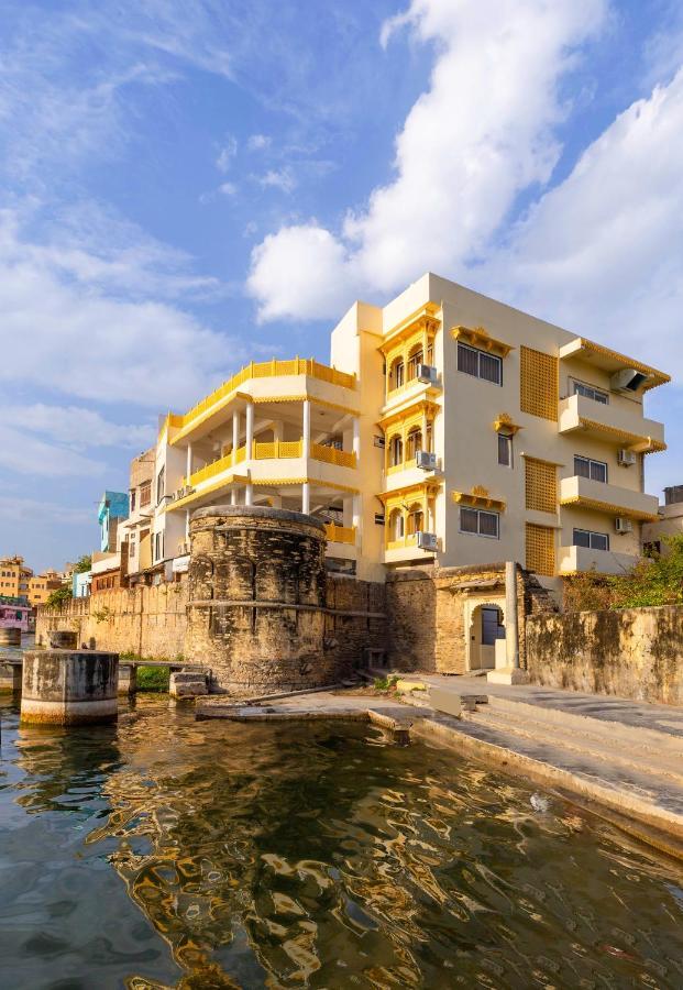 Haveli Jai Durga At Pichola Lake 3*