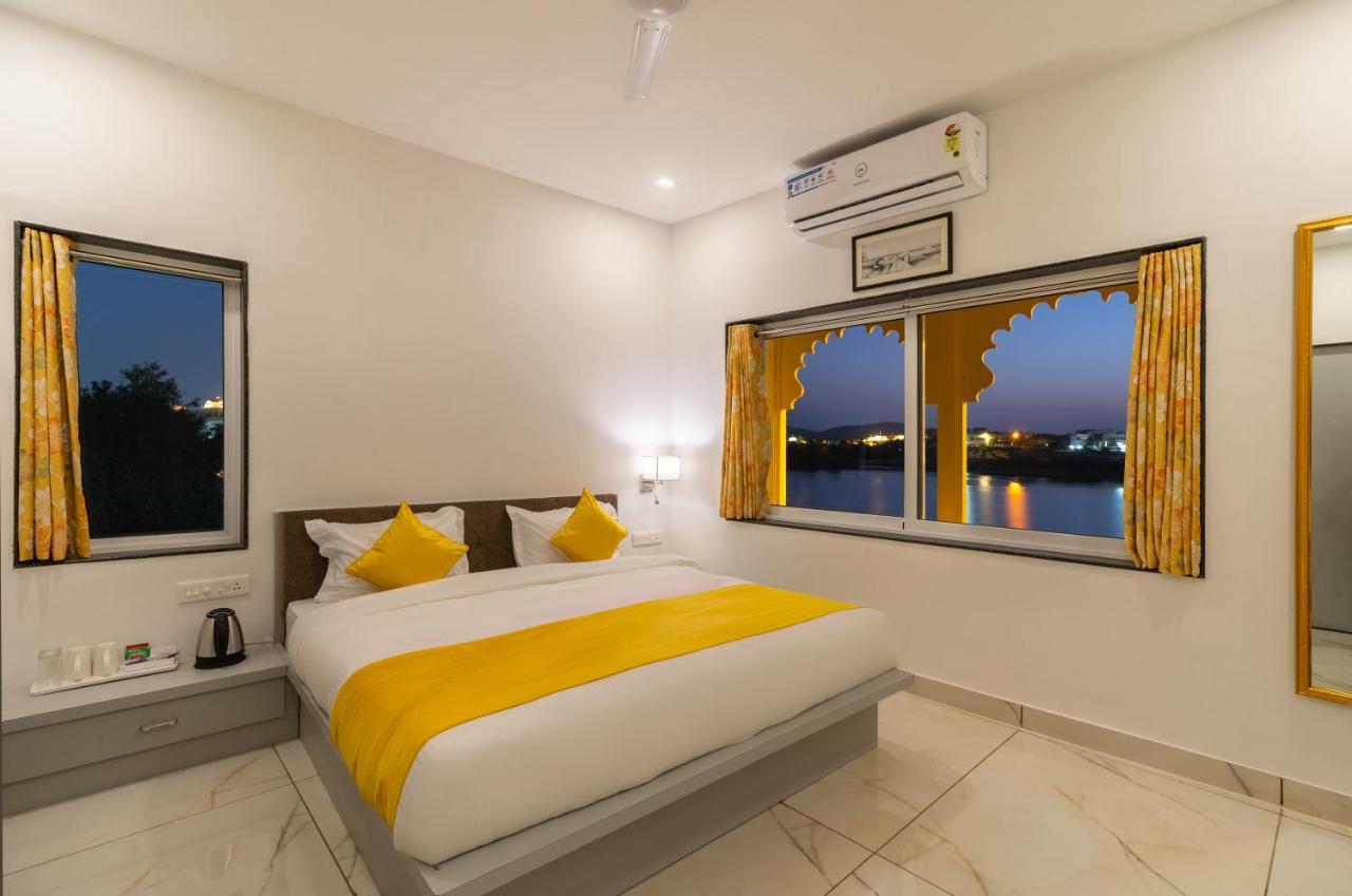Haveli Jai Durga At Pichola Lake 3*