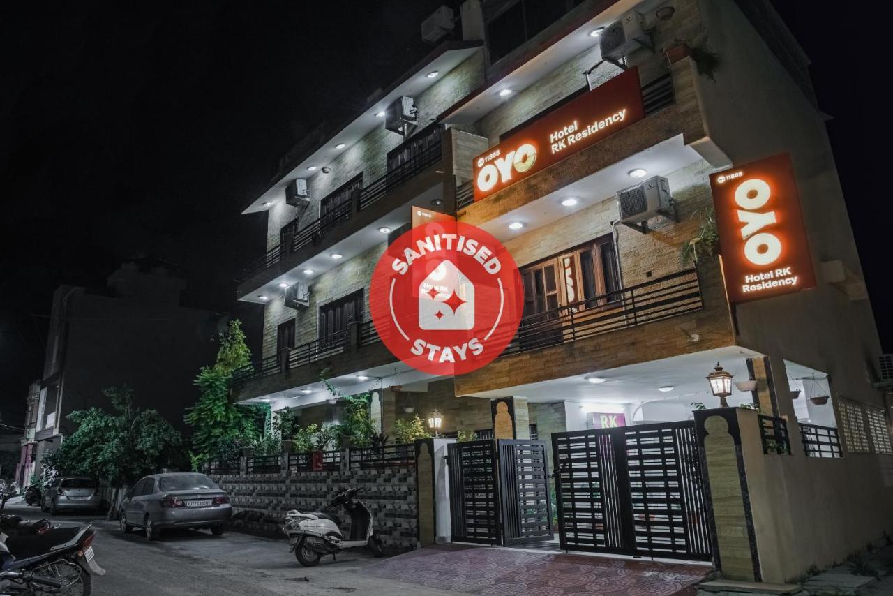 Oyo 11868 Rk Residency