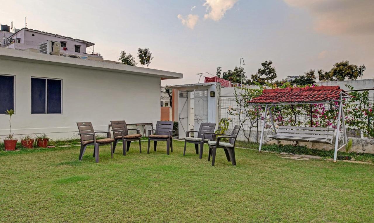 Meera Hotel