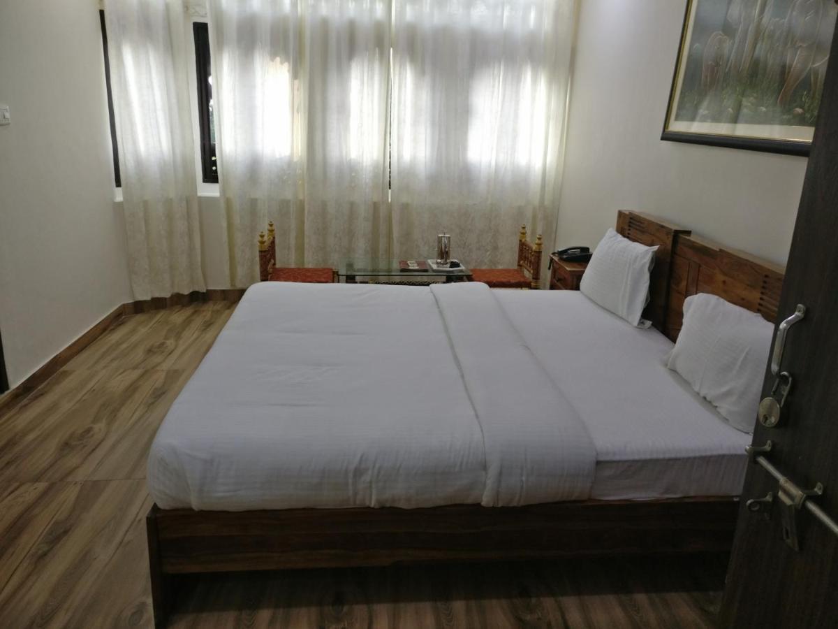 Empire Palace Hotel 3*