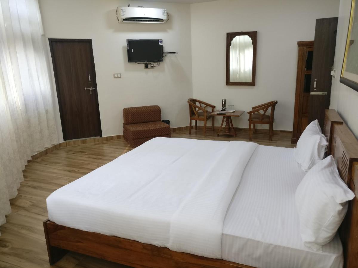 Empire Palace Hotel 3* Udaipur