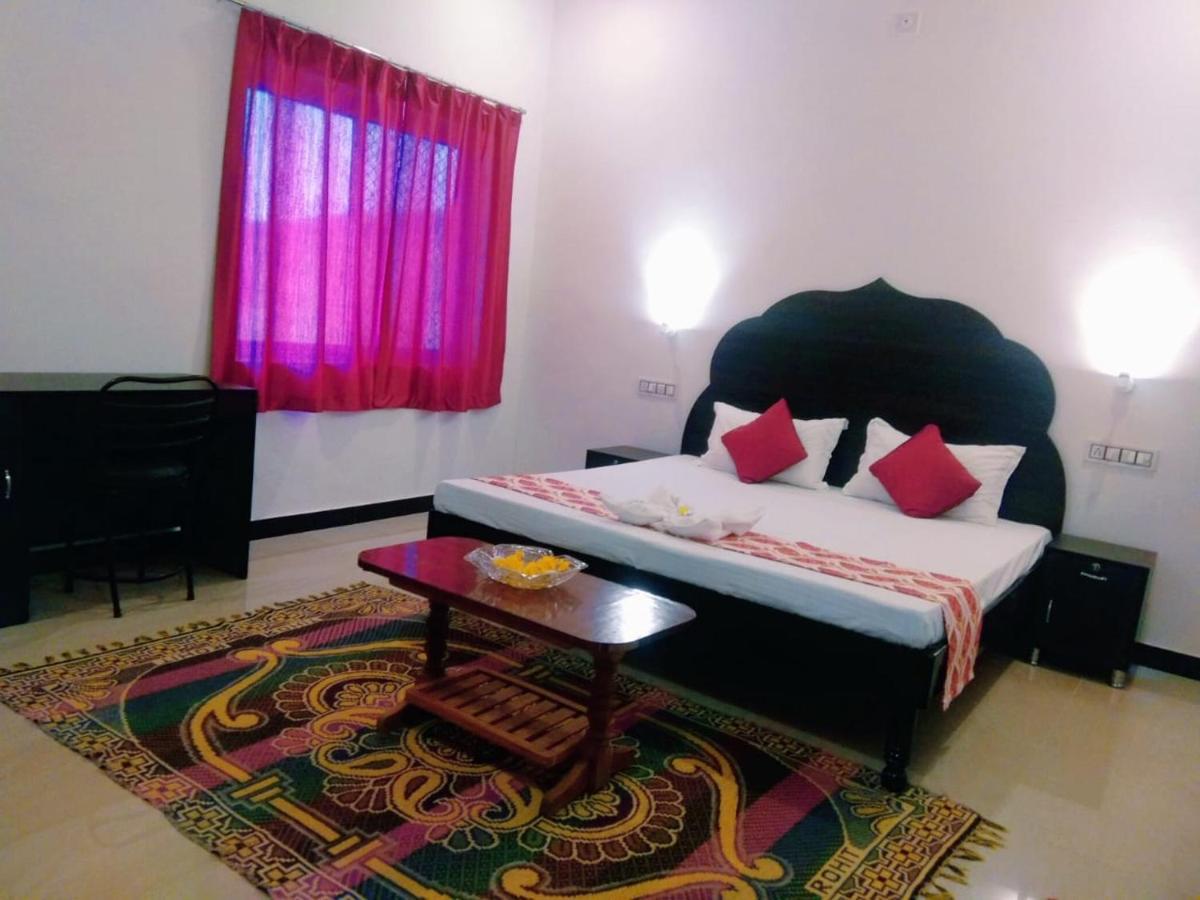 Hostel Amritchandra And *