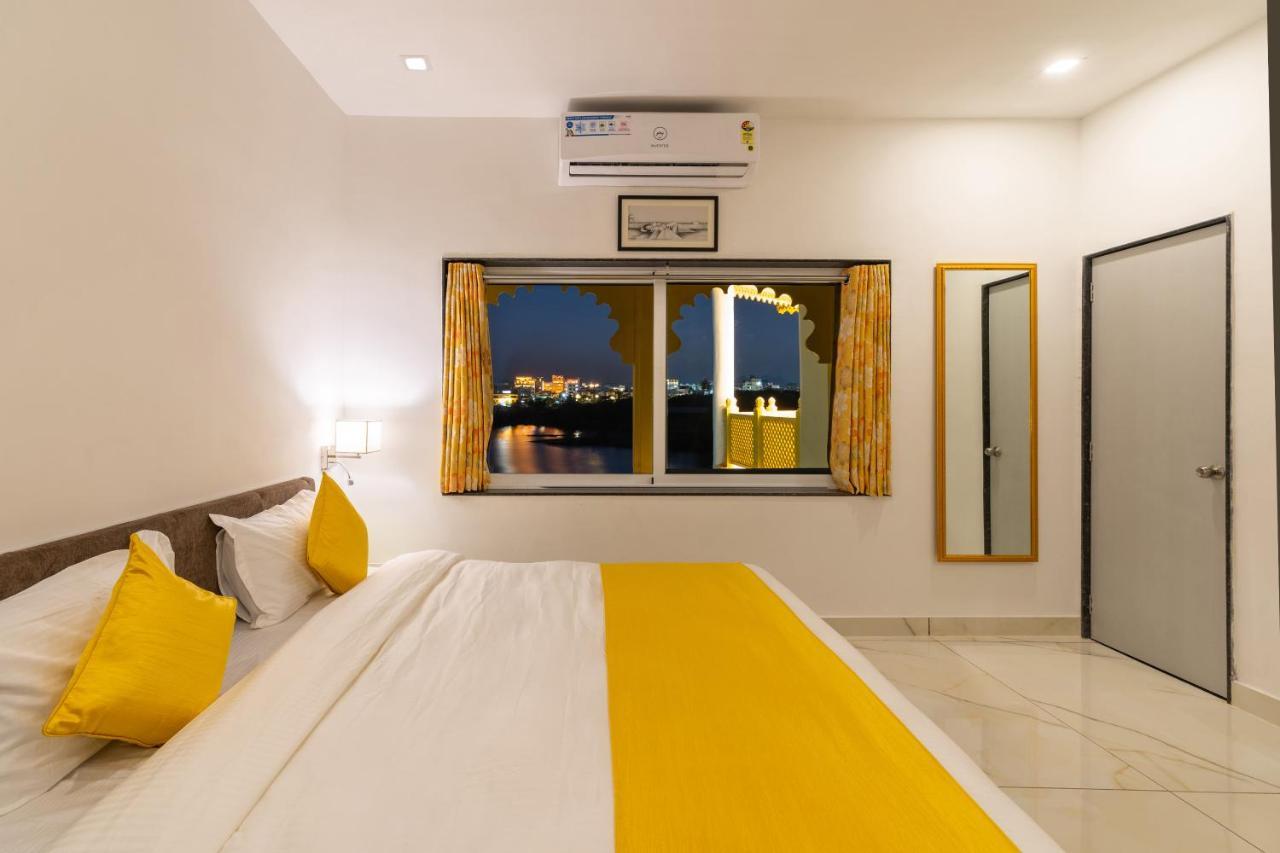 Haveli Jai Durga At Pichola Lake 3*