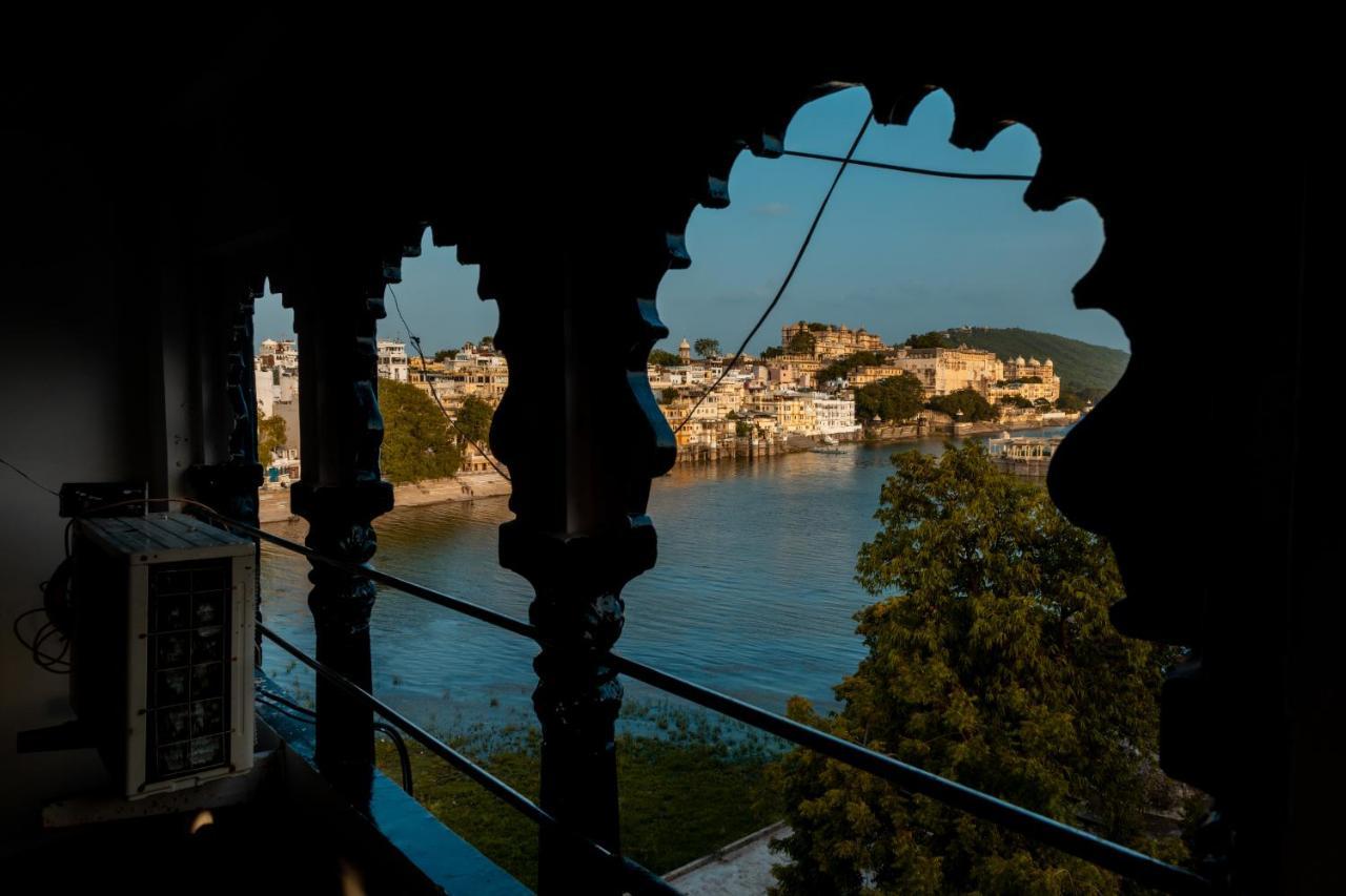 Hanuman Ghat On Lake Pichola *