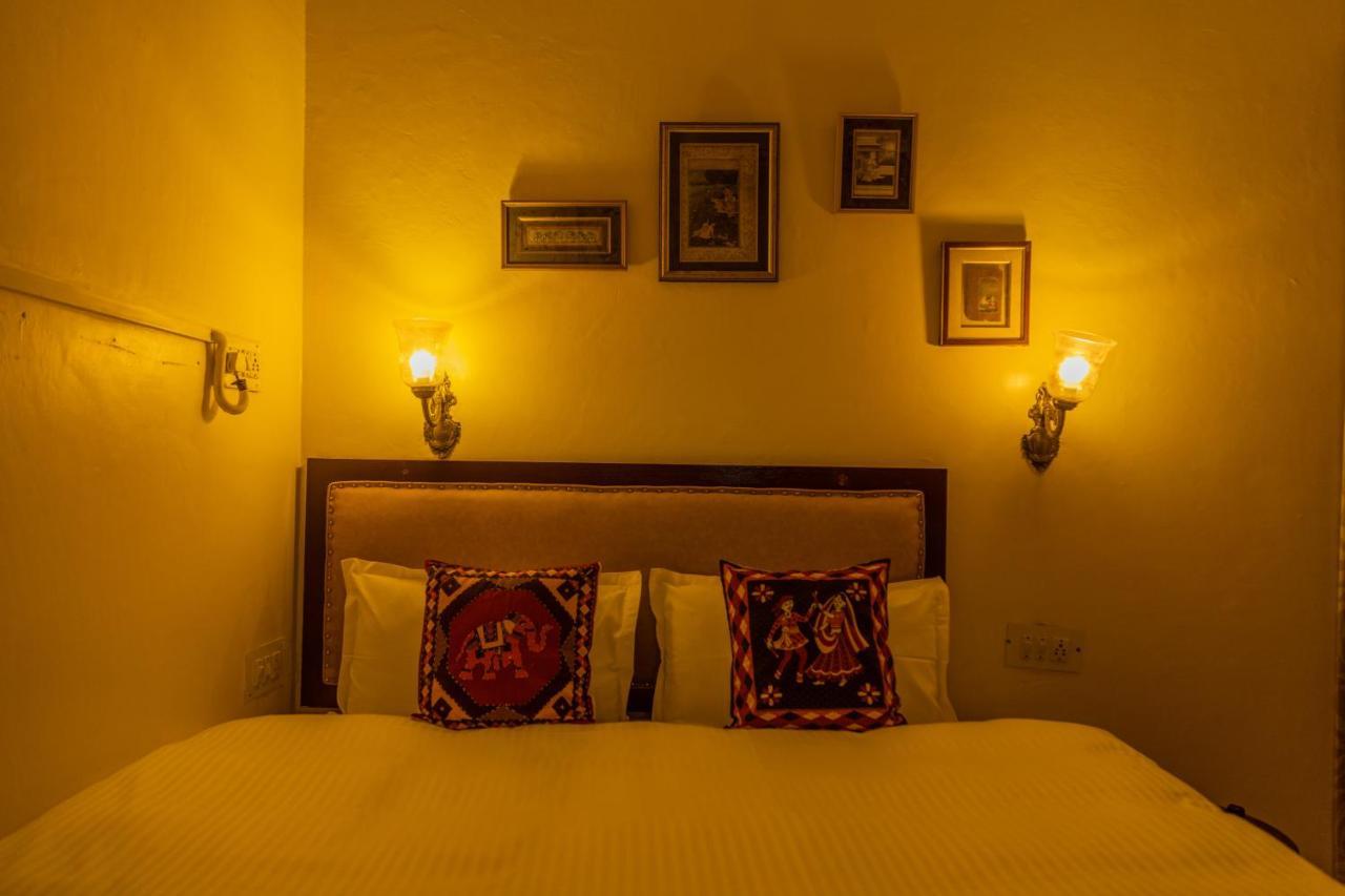 Hanuman Ghat On Lake Pichola Hotel *