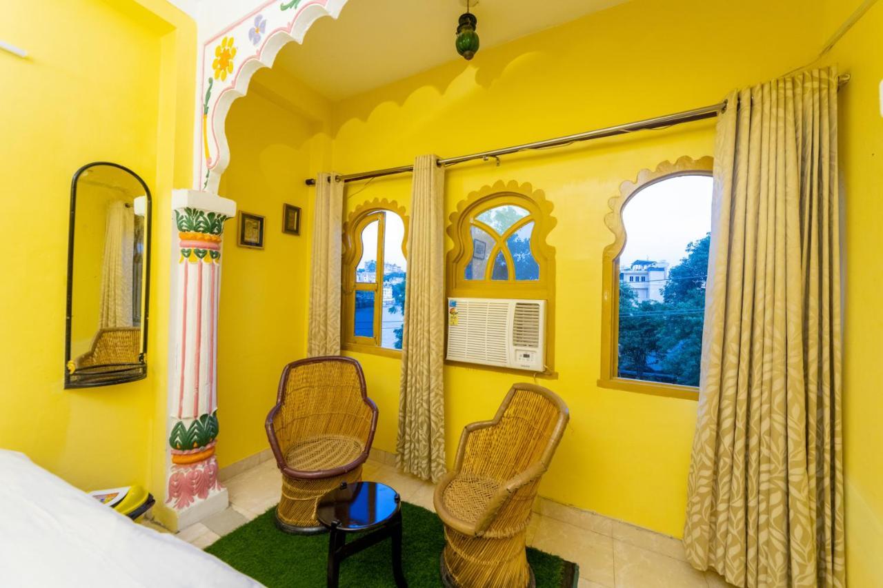 Hotel Hanuman Ghat On Lake Pichola Udaipur