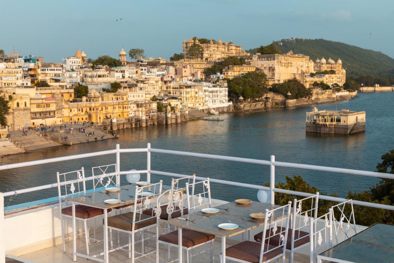 Hotel Hanuman Ghat On Lake Pichola Udaipur