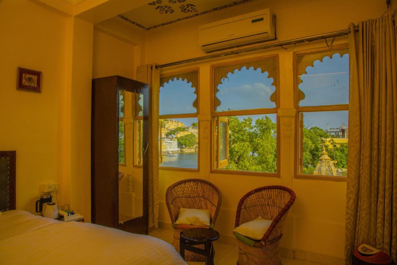Hotel Hanuman Ghat On Lake Pichola Udaipur