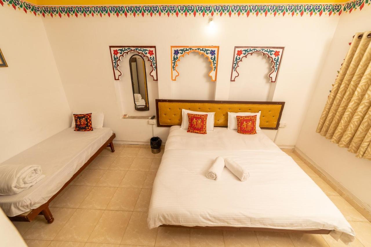Hotel Hanuman Ghat On Lake Pichola Udaipur