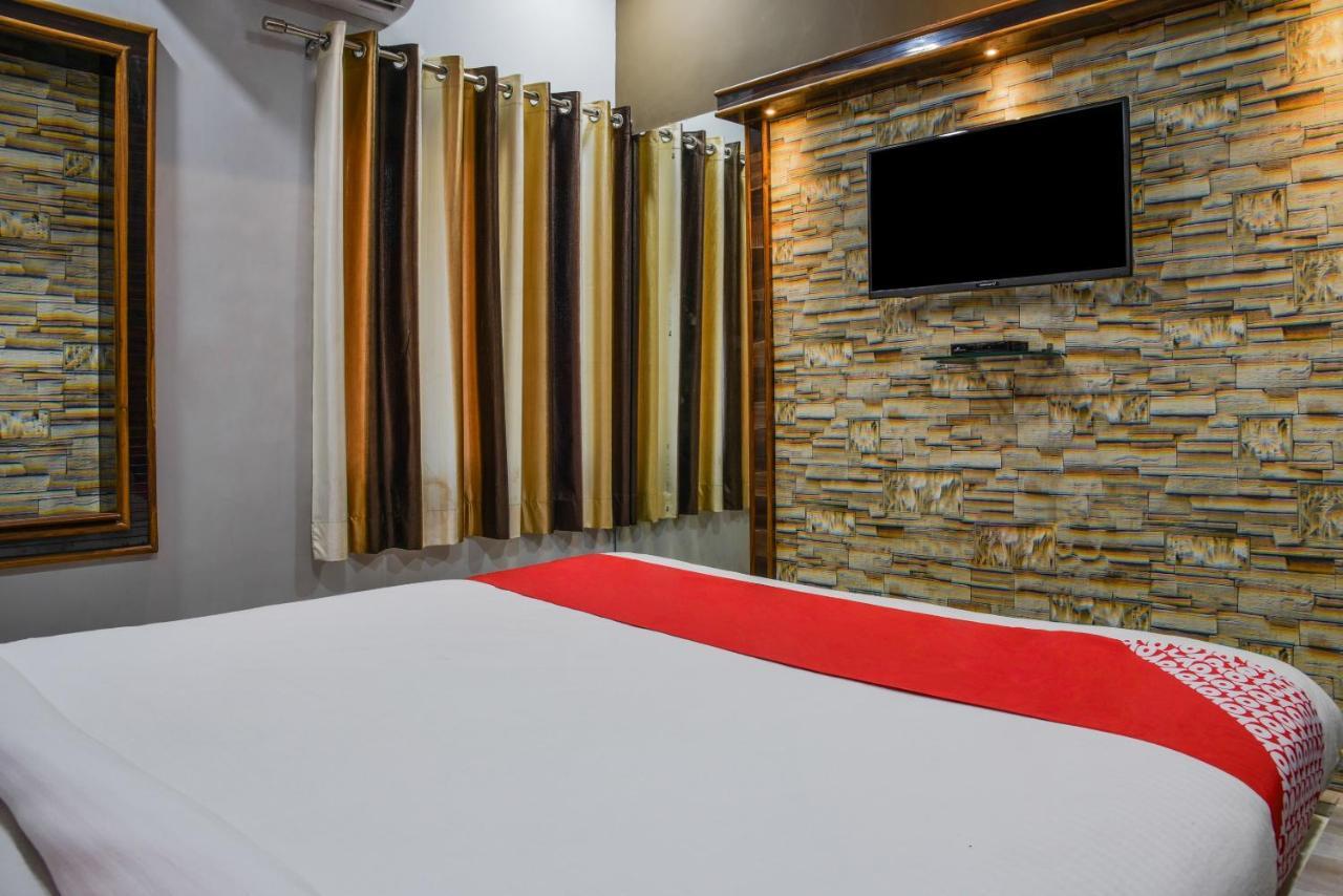 Oyo 11868 Rk Residency 3* Udaipur