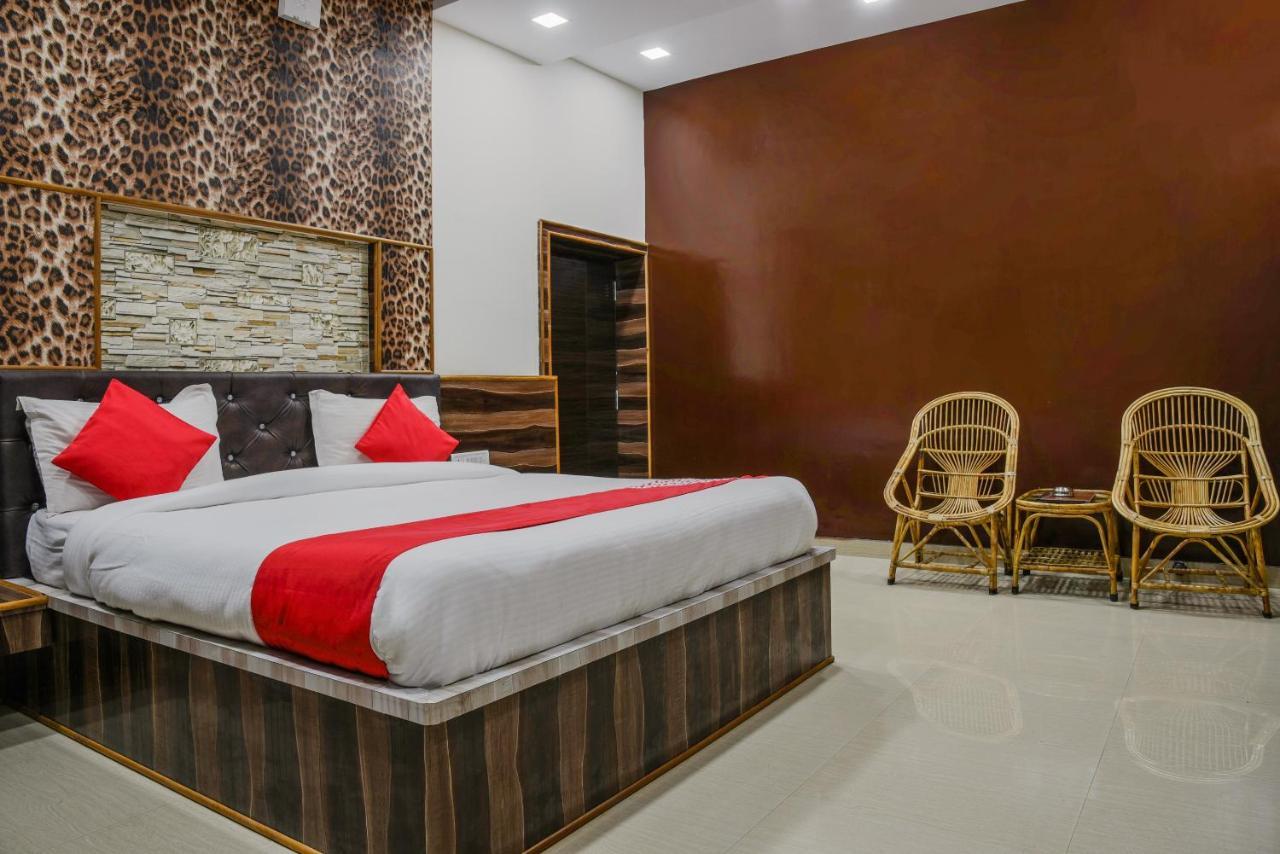 Oyo 11868 Rk Residency 3*