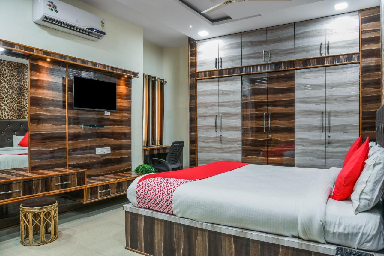 Oyo 11868 Rk Residency 3* Udaipur