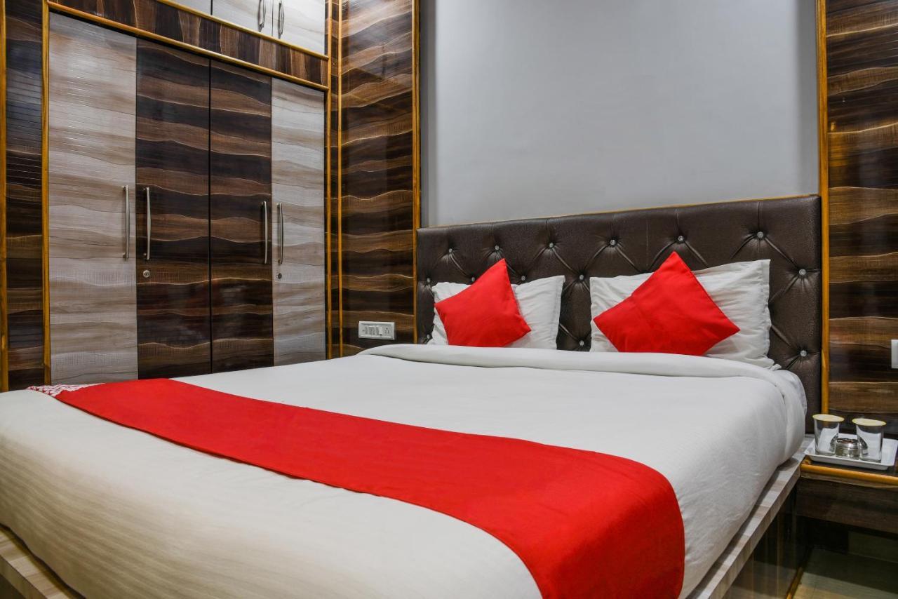 Oyo 11868 Rk Residency 3*