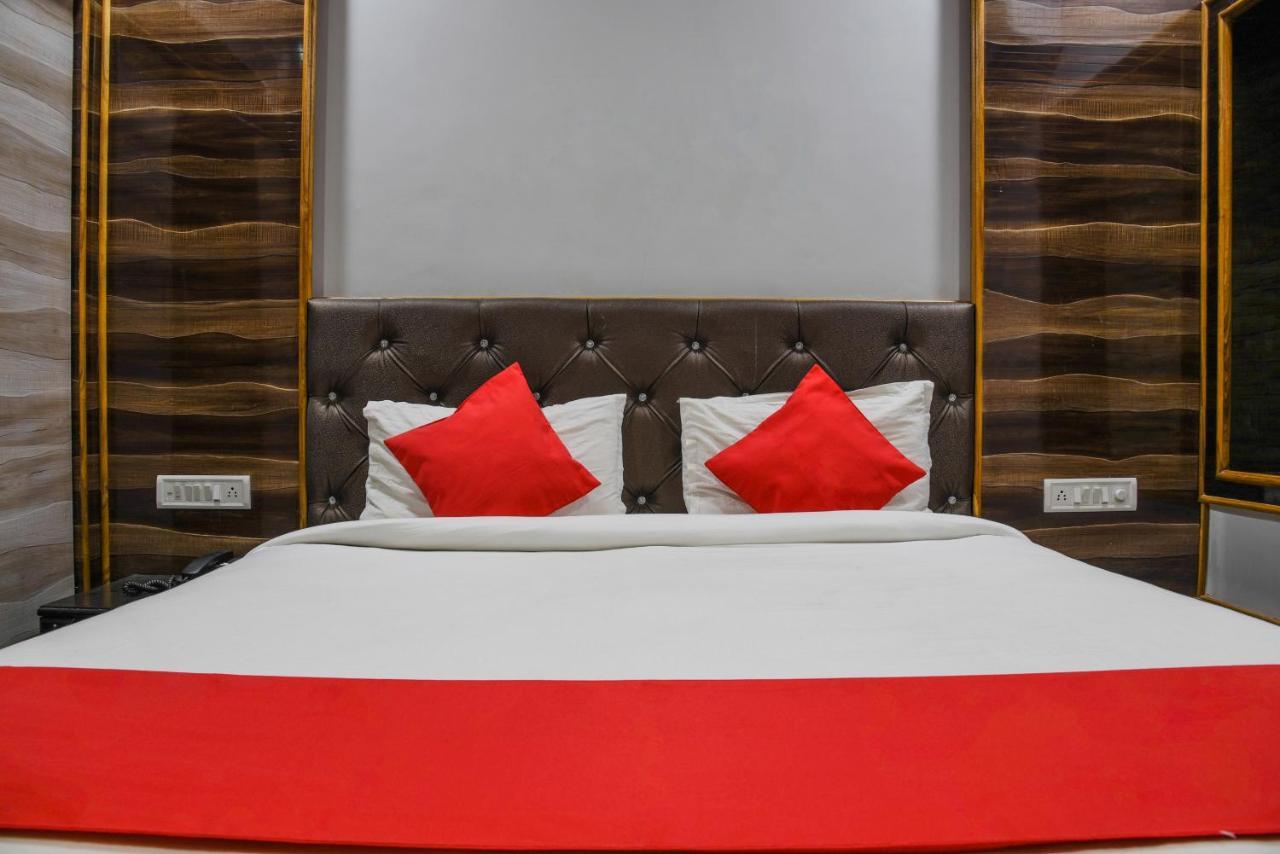Oyo 11868 Rk Residency 3* Udaipur