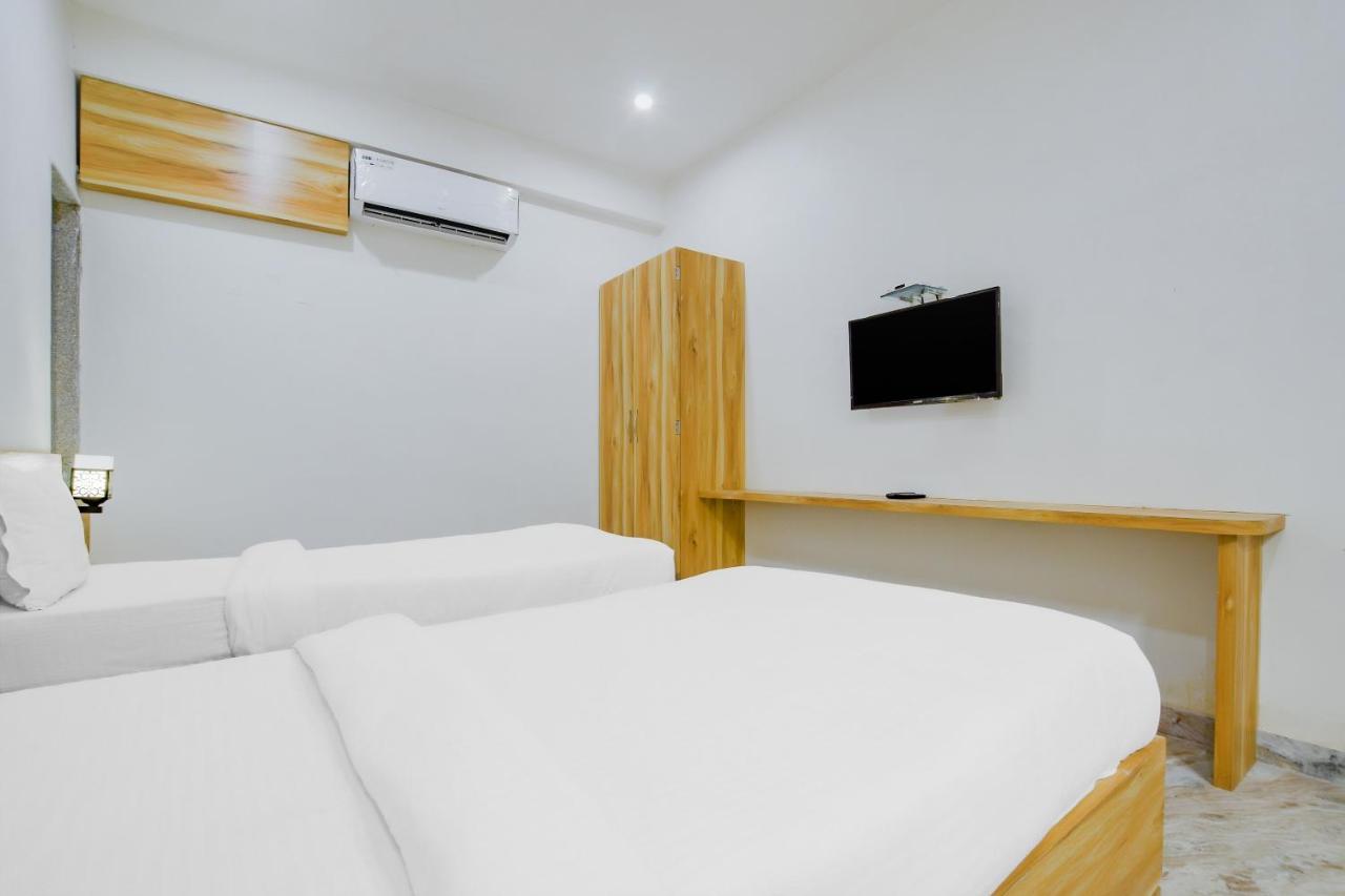 Vaccinated Staff - Capital O 79596 Hotel The Celebration 3* Udaipur
