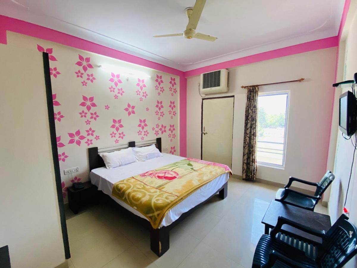 Ashwin Hotel 3*