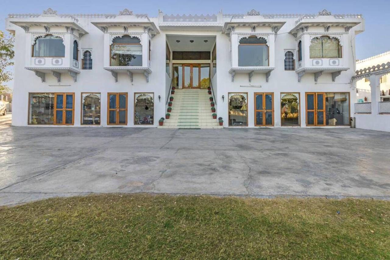 Hotel Devendragarh - A Boutique Facing On Fateh Sagar Udaipur
