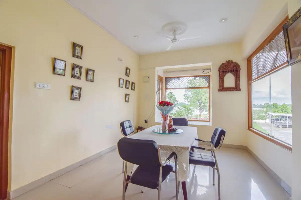 Hotel Devendragarh - A Boutique Facing On Fateh Sagar Udaipur