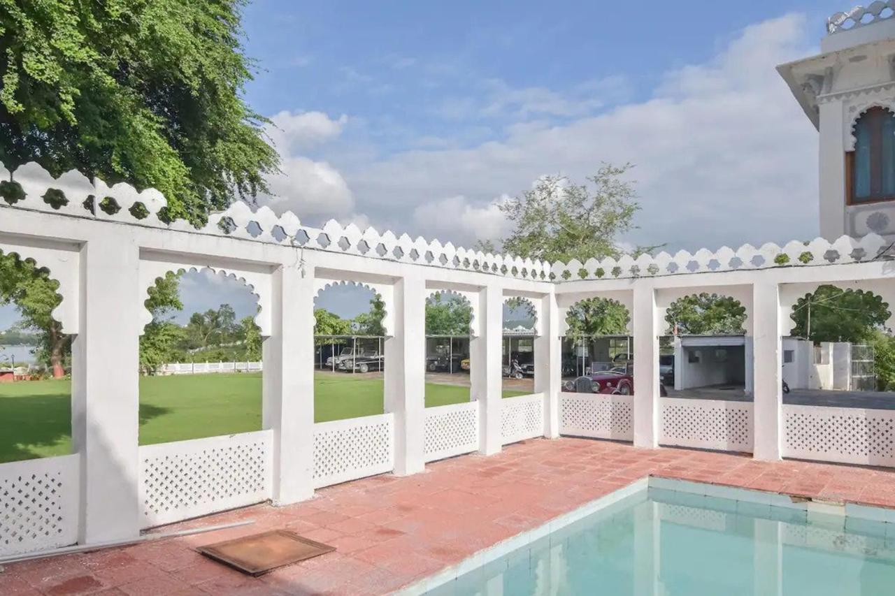 Hotel Devendragarh - A Boutique Facing On Fateh Sagar Udaipur