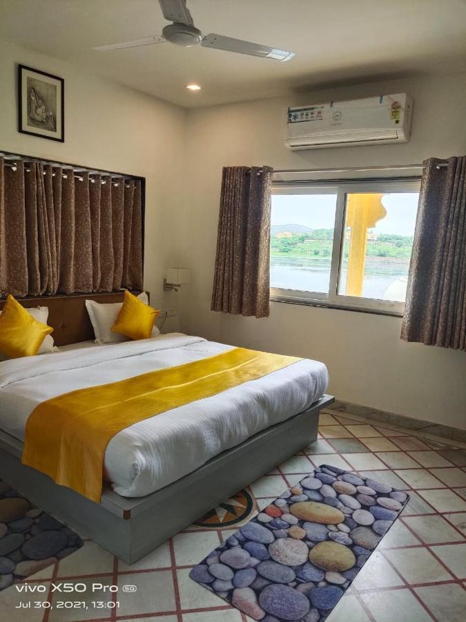 Hotel Haveli Jai Durga At Pichola Lake 3*