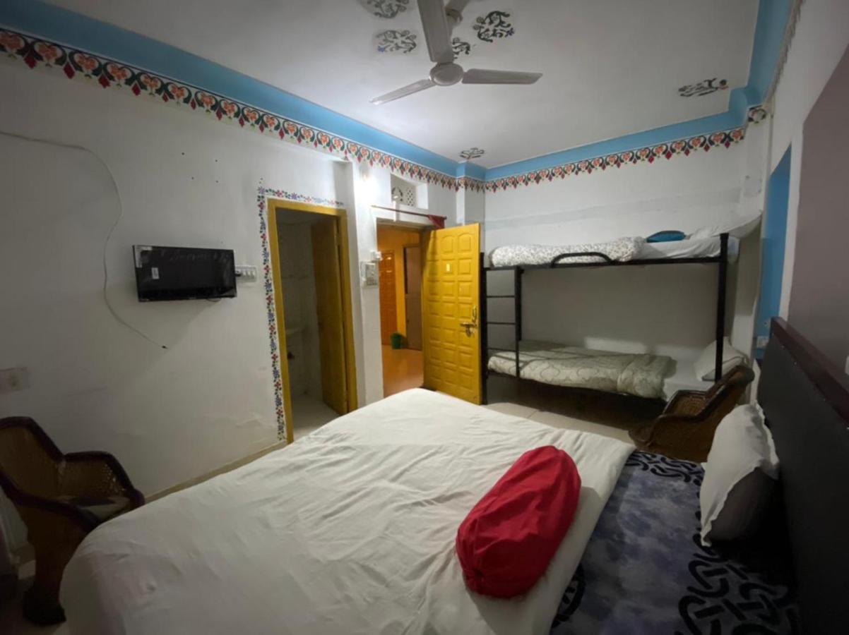 Hotel Hanuman Ghat On Lake Pichola *