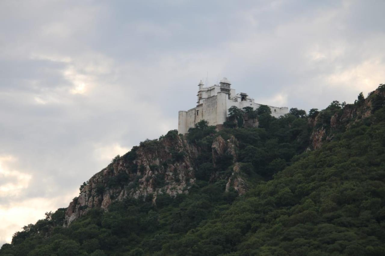 Hill Paradise Guest house Udaipur