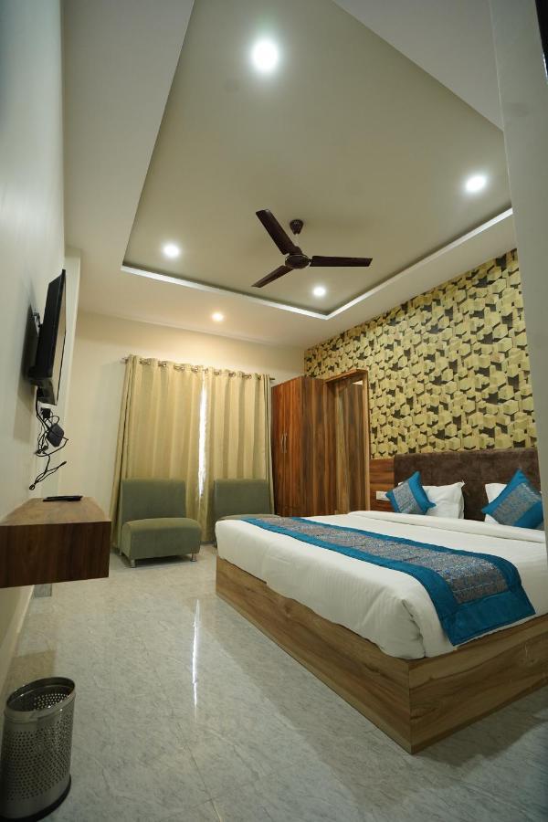 Hotel Paramount 3*