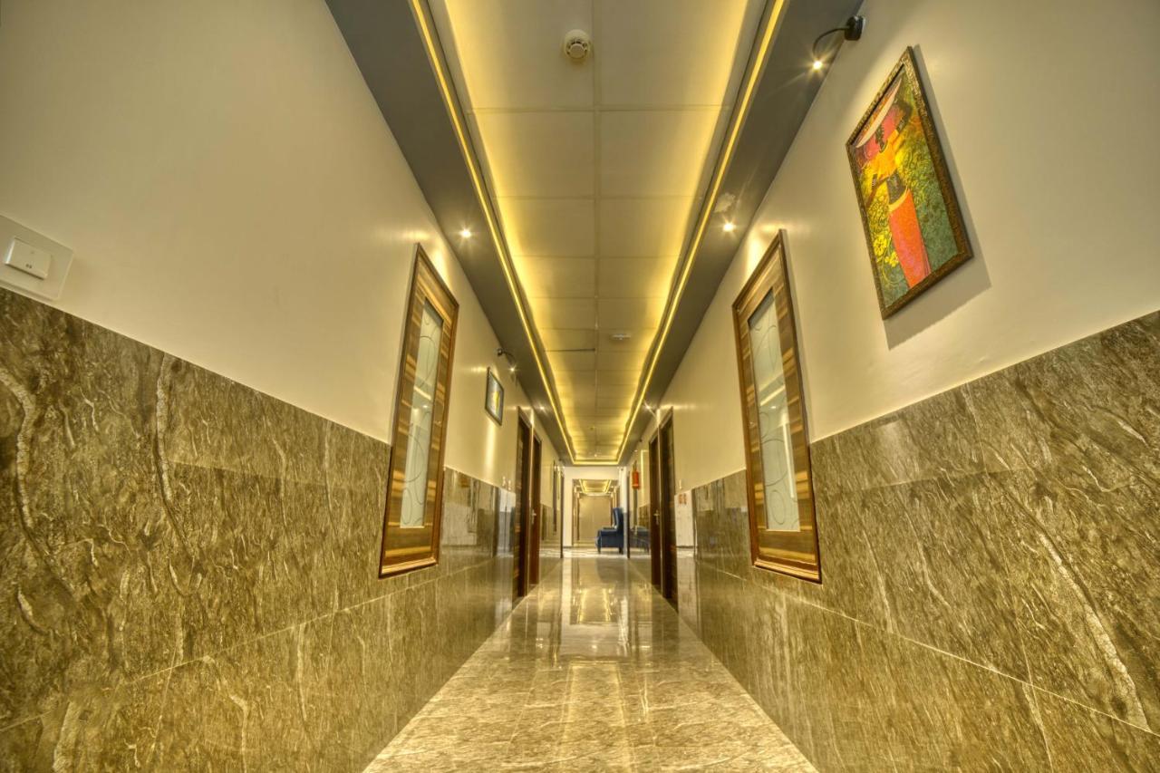 Paramount Hotel 3*